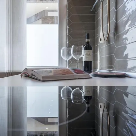 Via Luigi Rizzo 28, Interno 01 *